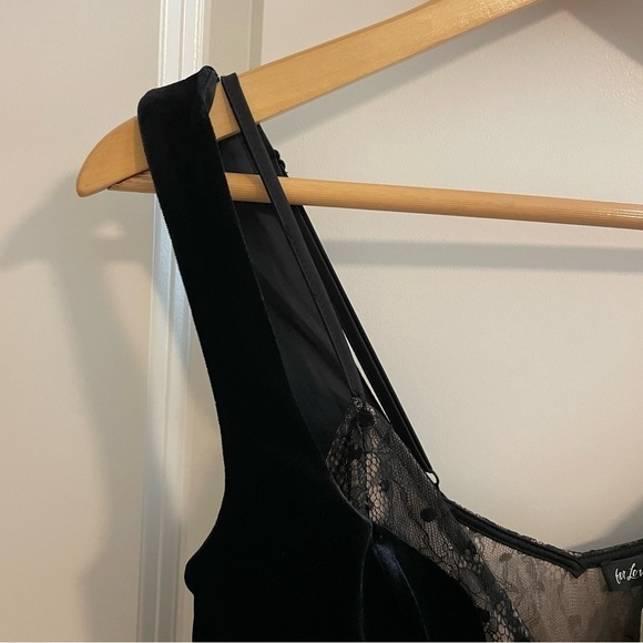 NWT For Love and Lemons Jourdan Mini Dress in Black Lace Velvet Size Small - Picture 7 of 14